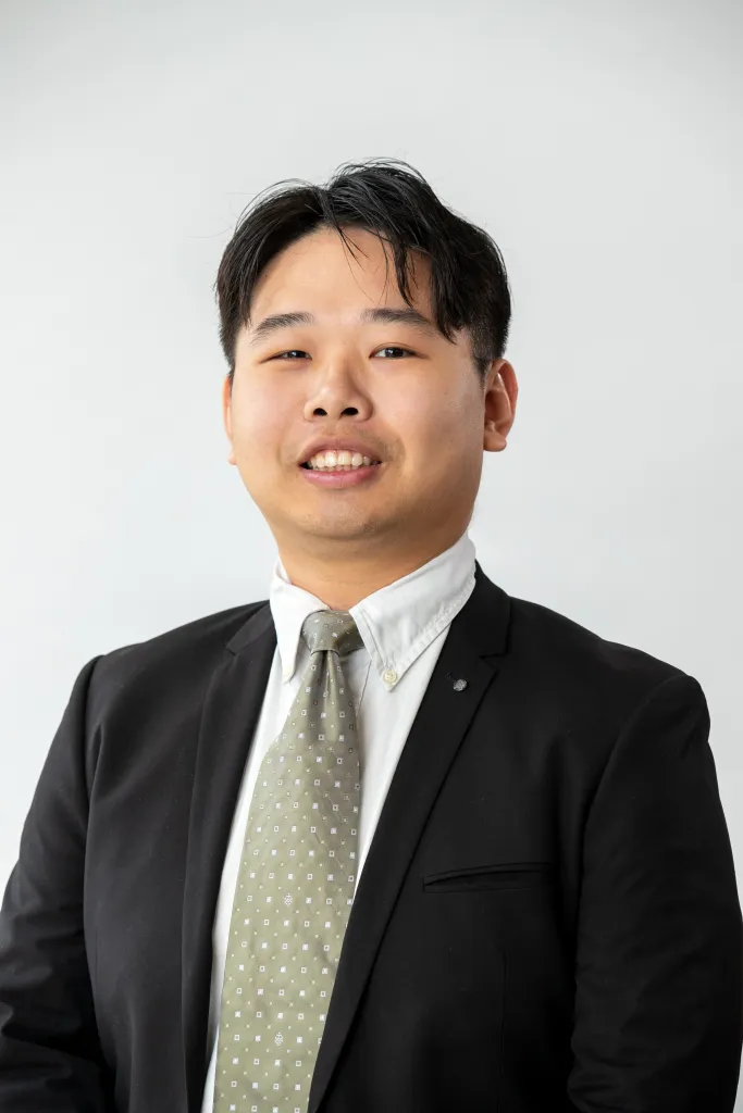 Junhong Xu